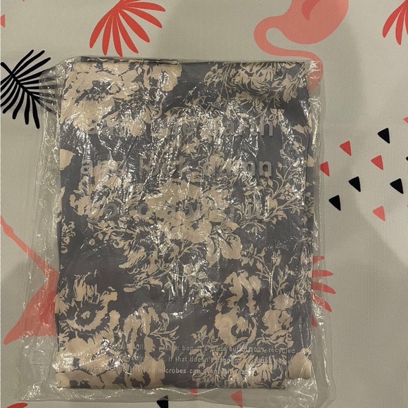 NWT Reformation Frankie Silk Dress Porcelain - Picture 5 of 7